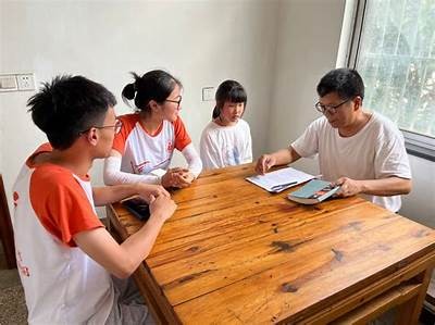 老师走访学生家庭，助力教育沟通与成长交流